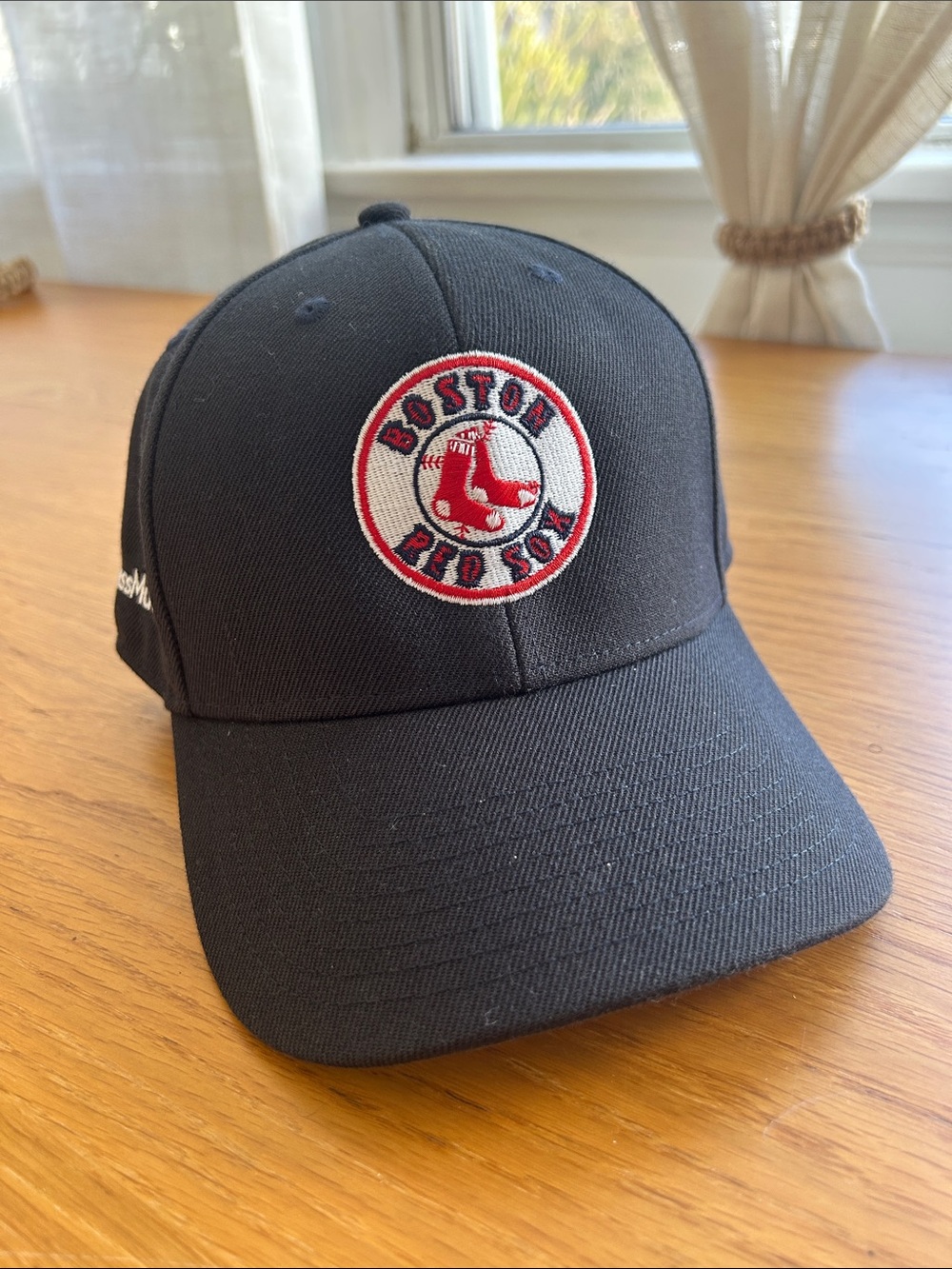 NWOT Boston Red Sox Hat. Velcro back.